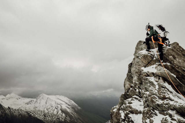 bergbeklimmen met klettersteigset
